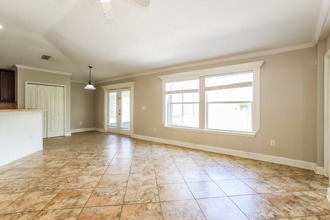Photo - 2732 Woodsdale Dr