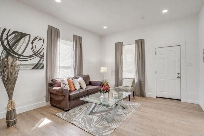 Photo - 712 W Butler St