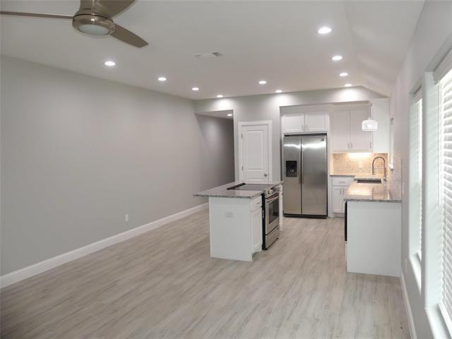 Photo - 608 E College St