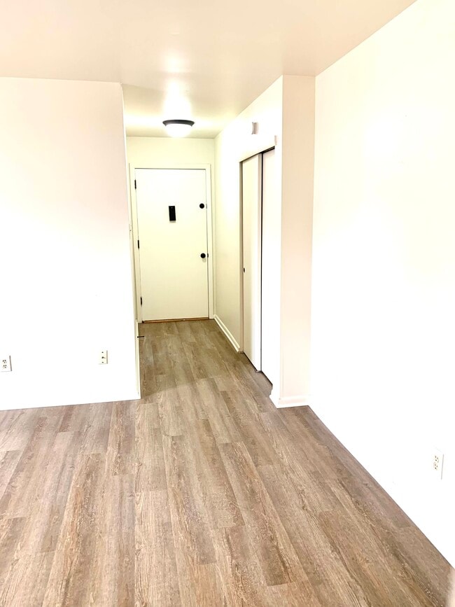 Photo - 335 E Lancaster Ave Unit E20