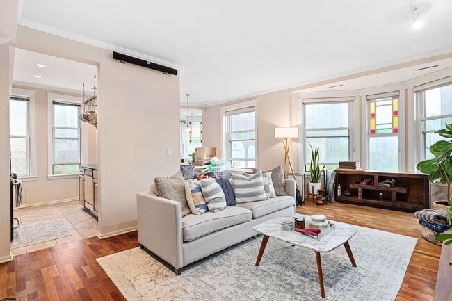 Photo - 104 W Oak St Unit 3E