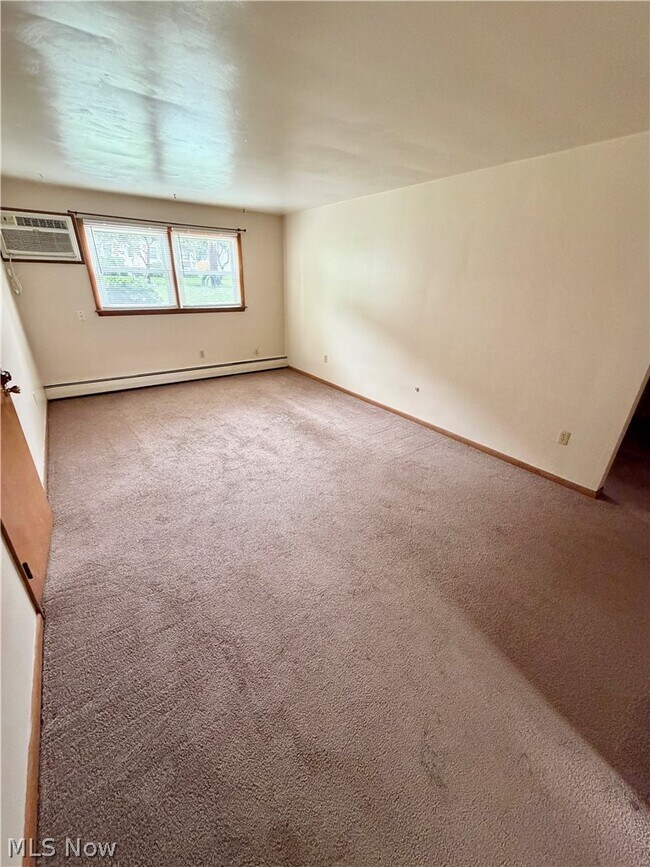 320 E Chestnut St Unit 2