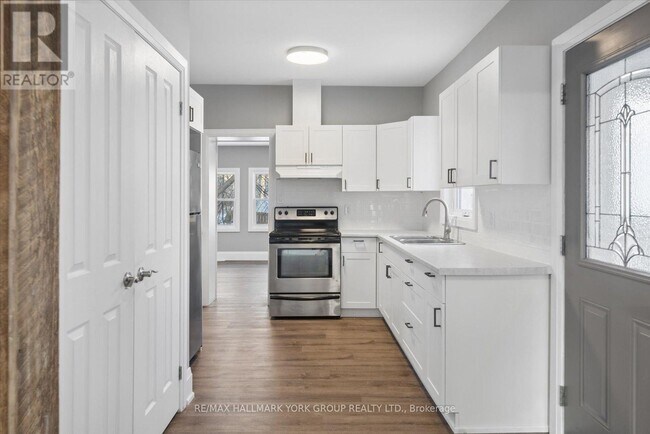 Photo - 16 Albert St N Unité Main