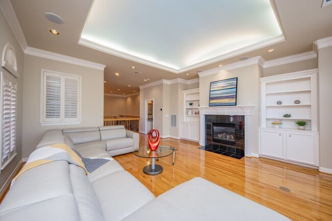 Photo - 718 Roy St