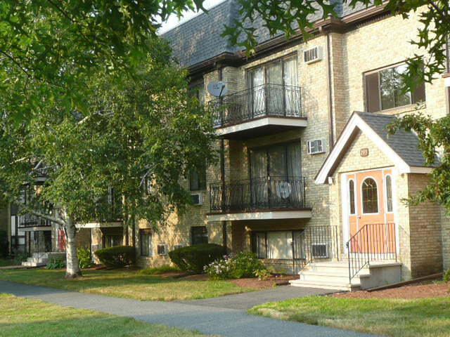 Building Photo - 295 Pawtucket Blvd Unit 6 Rental