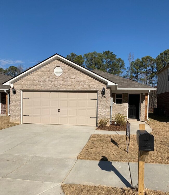 Photo - Move Into Comfort — 3 Bedroom / 2 Bathroom Home in Cullman Available August 22nd