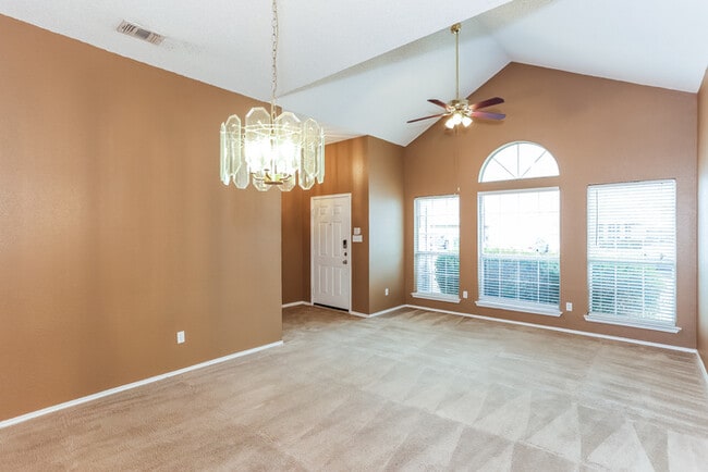 Photo - 7014 Snowivy Ct