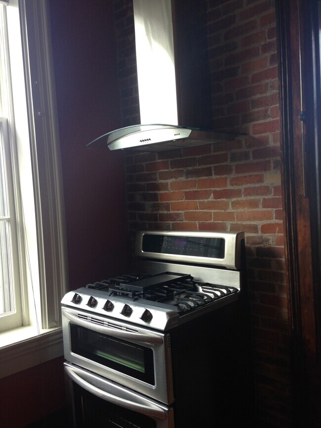 1182 Locust St Apartments Dubuque, IA