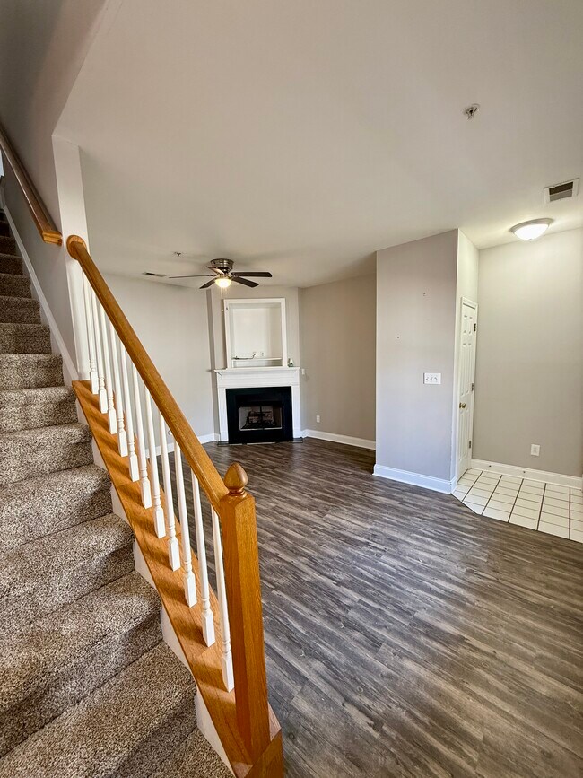 Photo - 917 Shearer St Unit 15