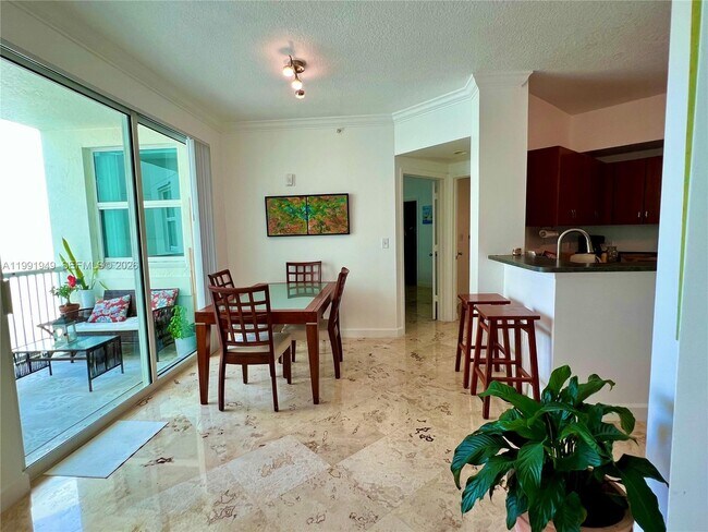 9172 Collins Ave Unit 305
