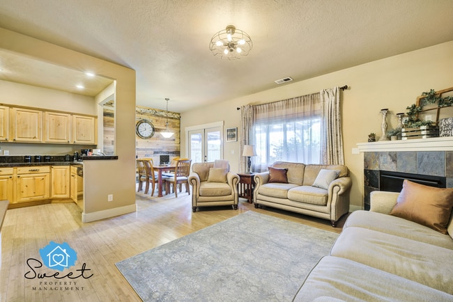 Photo - 5074 Alworth St