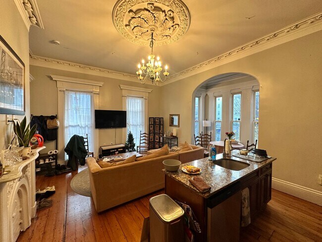 Photo - 131 Hillside St