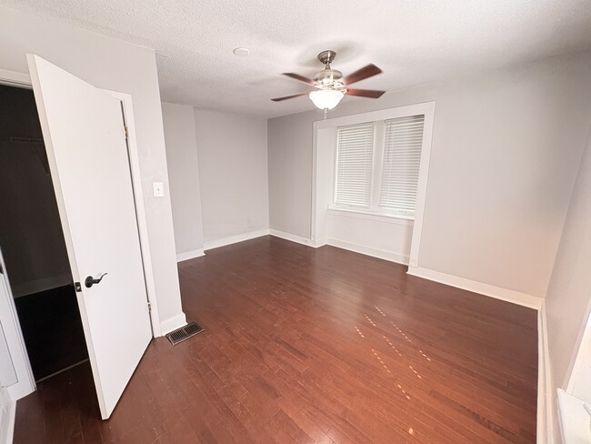 2319 S 10th St Unit 3F