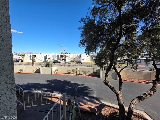 750 S Royal Crest Cir Unit 313
