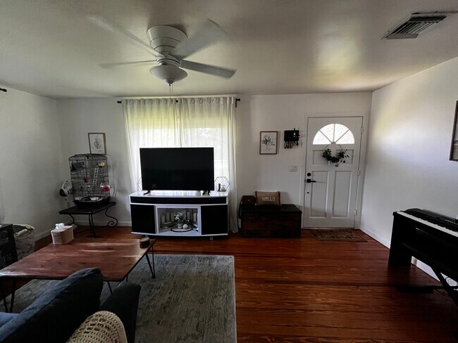Photo - 37727 Poinsettia Ave