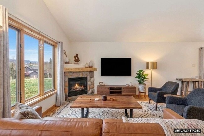 594 Parkview Dr