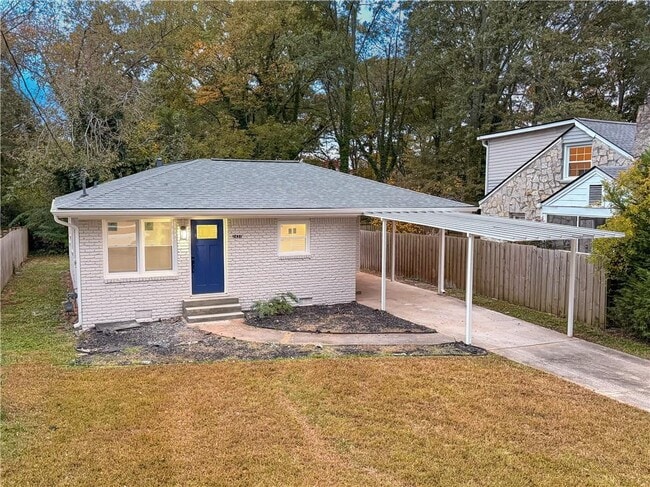 Building Photo - 2431 Crestview Ave