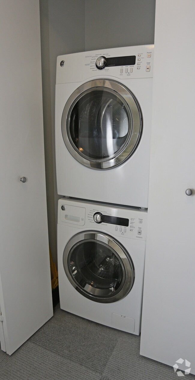 Photo - Saratoga Apartments