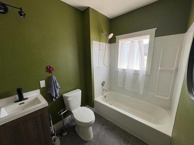 Photo - 303 W Mills St