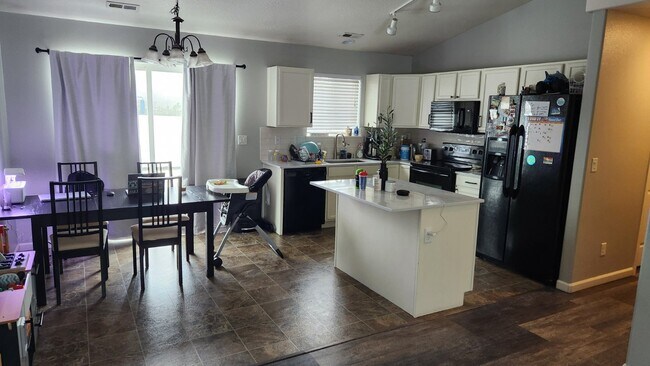 Photo - 4407 S Mack Rd
