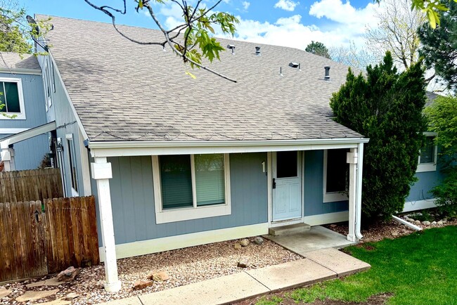 Spacious 3 Bedroom 2 Bath Lakewood Home - Spacious 3 Bedroom 2 Bath Lakewood Home