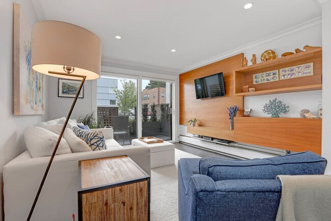 Photo - 2040 Cornwall Ave Unité SI ID1051875P