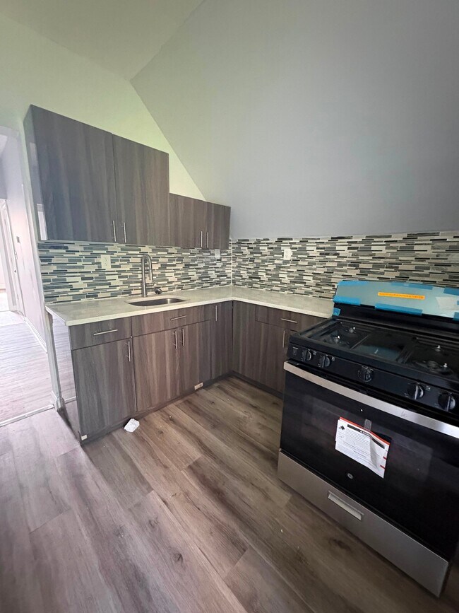 104 Buena Vista Ave Unit 1