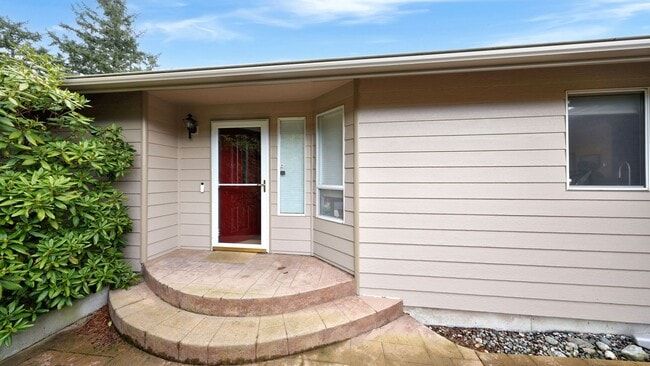 Photo - 3 Bed 2.5 Bath - View Home - Private Large Lot - Pet Friendly - NAS Whidbey