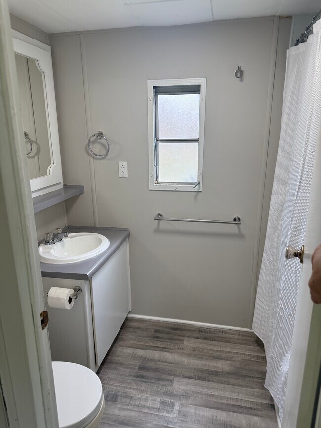 Photo - Stone Road Trailer