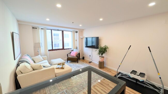 Photo - 350 Revere Beach Blvd Unidad 2-2U