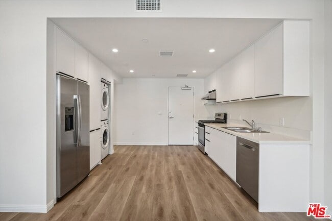 Photo - 951 S Wilton Pl Unit 201