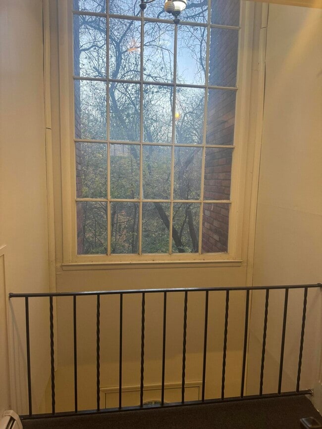 Photo - 31831 Grand River Ave Unidad 3