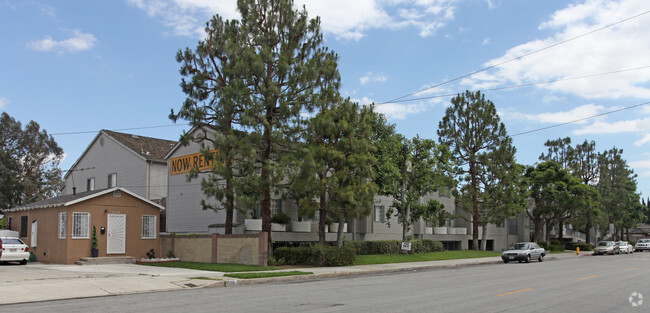 Indiana Avenue Apartments - Indiana Avenue Apartments