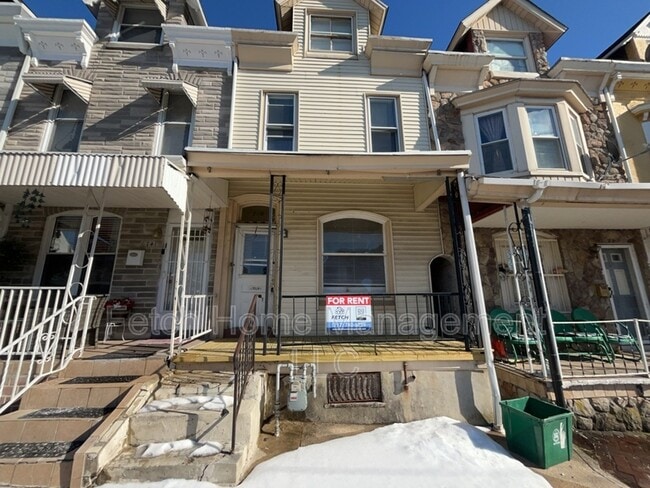 Building Photo - 739 Lincoln St