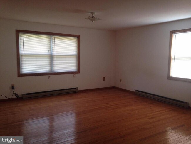 Photo - 415 Viewtown Rd