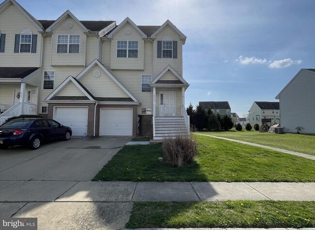 Photo - 338 Northdown Dr Townhome