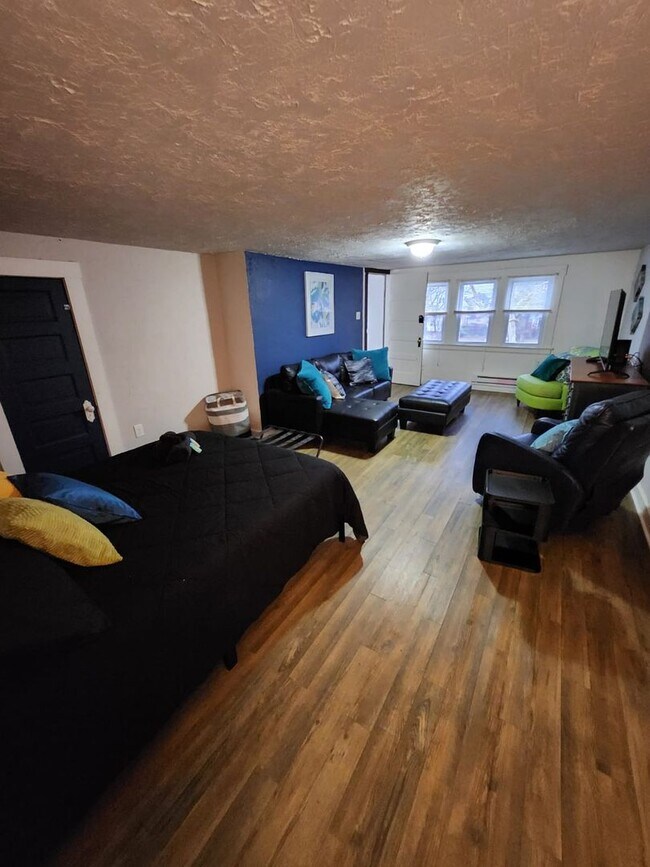 Photo - 1856 Lampson Rd Unit 3