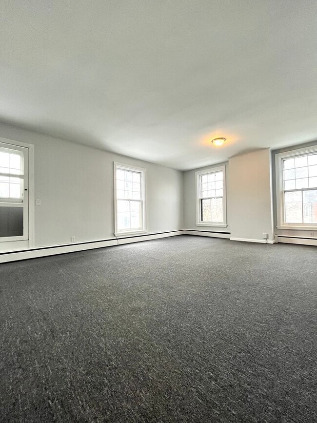 Building Photo - 104 Linwood Ave Unit 2