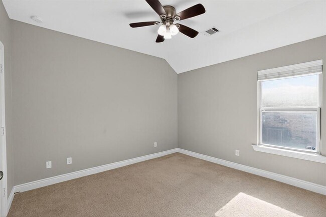 Photo - 6916 Etna Way