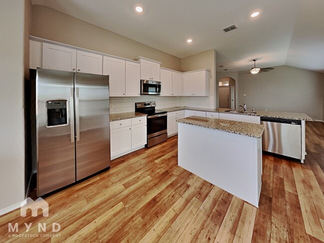 Photo - 482 Stuart Ln