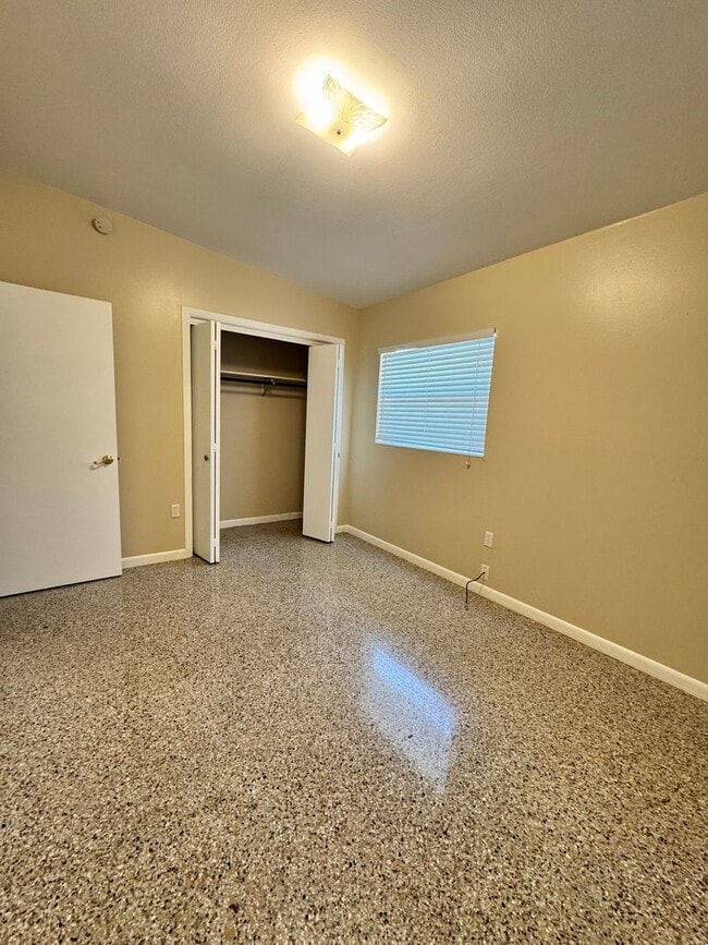 Photo - 813 Center Ln