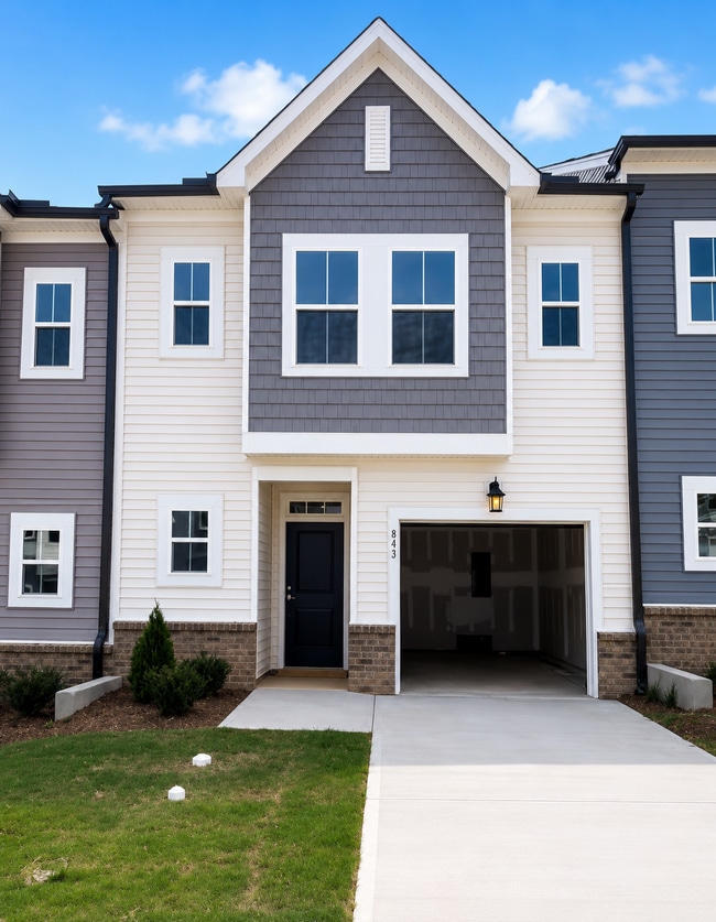 Building Photo - 843 Oak Center Dr