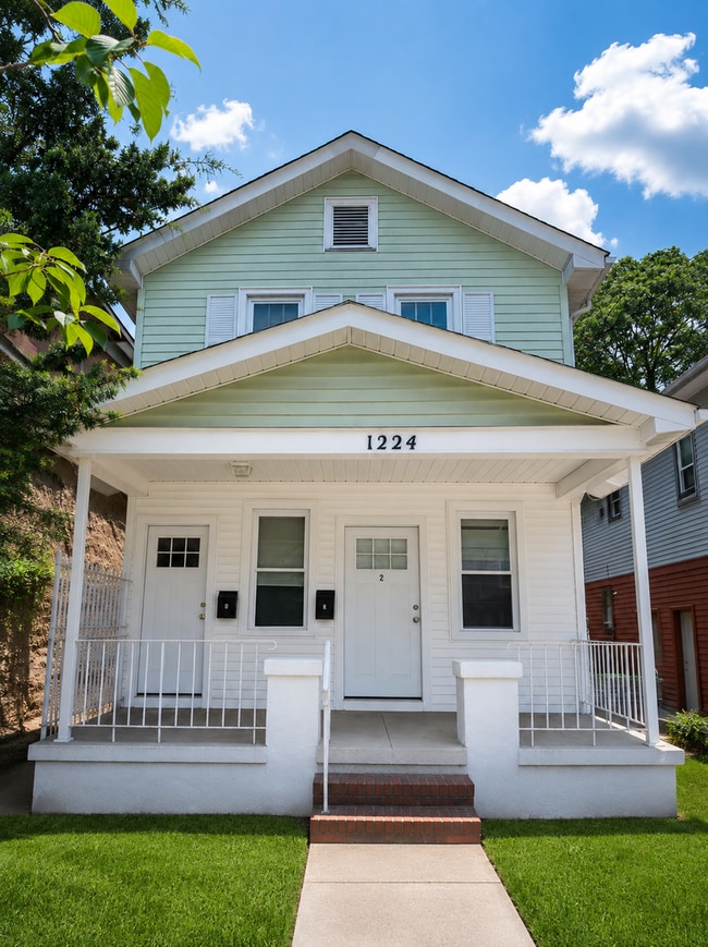 Building Photo - 1224 Monroe Ave Unit 1