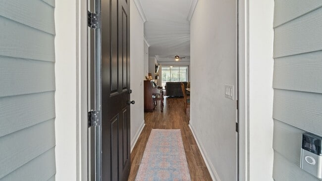 Photo - Spacious 6-Bedroom Waterfront Home in Richmond Hill, GA