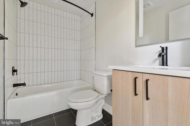 Photo - 5521 Wayne Ave