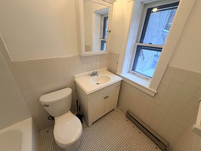 285.5 Hudson Ave Unit Garden