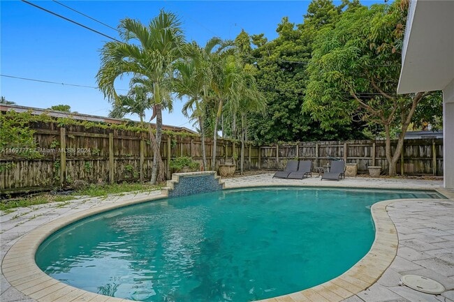 Photo - 500 NE 178th St