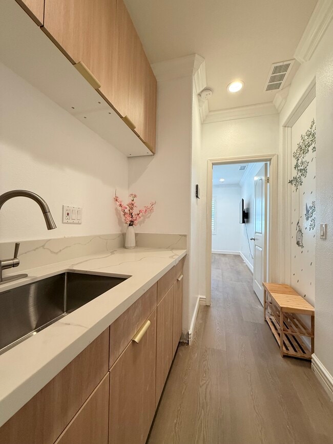 Photo - 16004 Cascade Dr