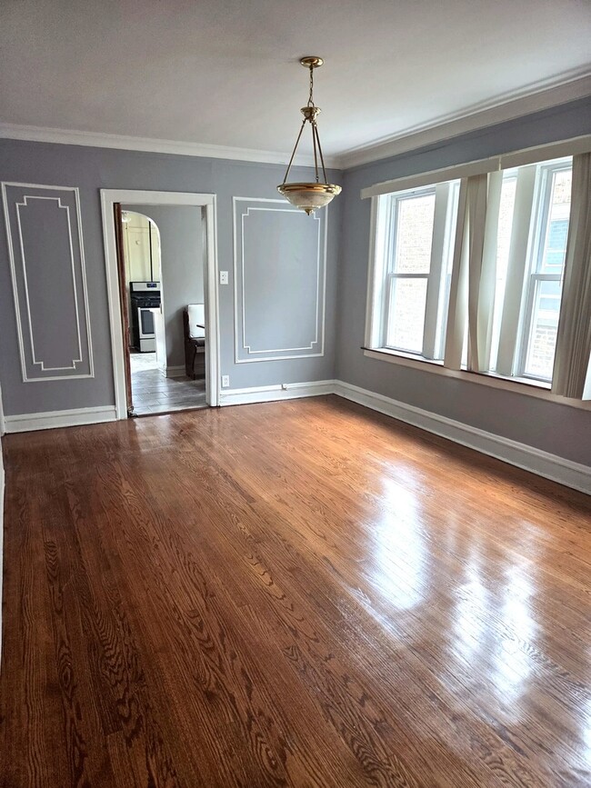 Photo - 8030 S Paxton Ave