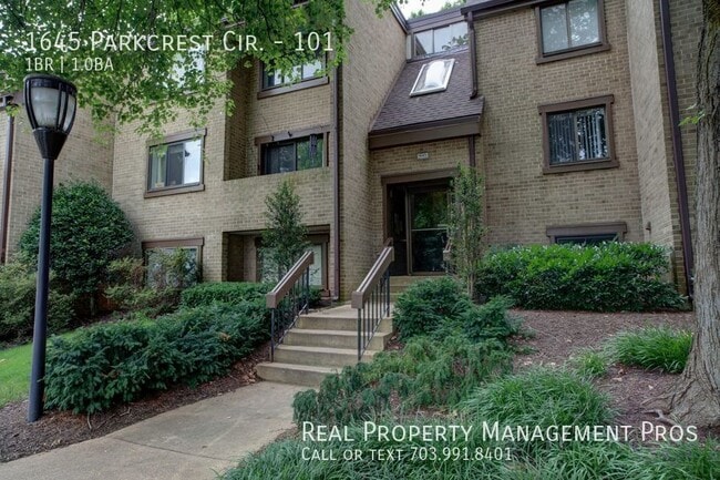 Building Photo - 1645 Parkcrest Cir Unit 101
